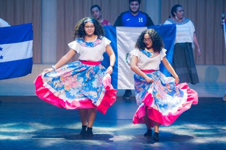 Alexis (left) and Halle (right)